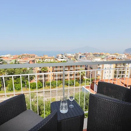 Luxe Sur לינה וארוחת בוקר סורנטו