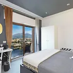 לינה וארוחת בוקר Luxe Sur סורנטו