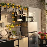 לינה וארוחת בוקר Luxe Sur